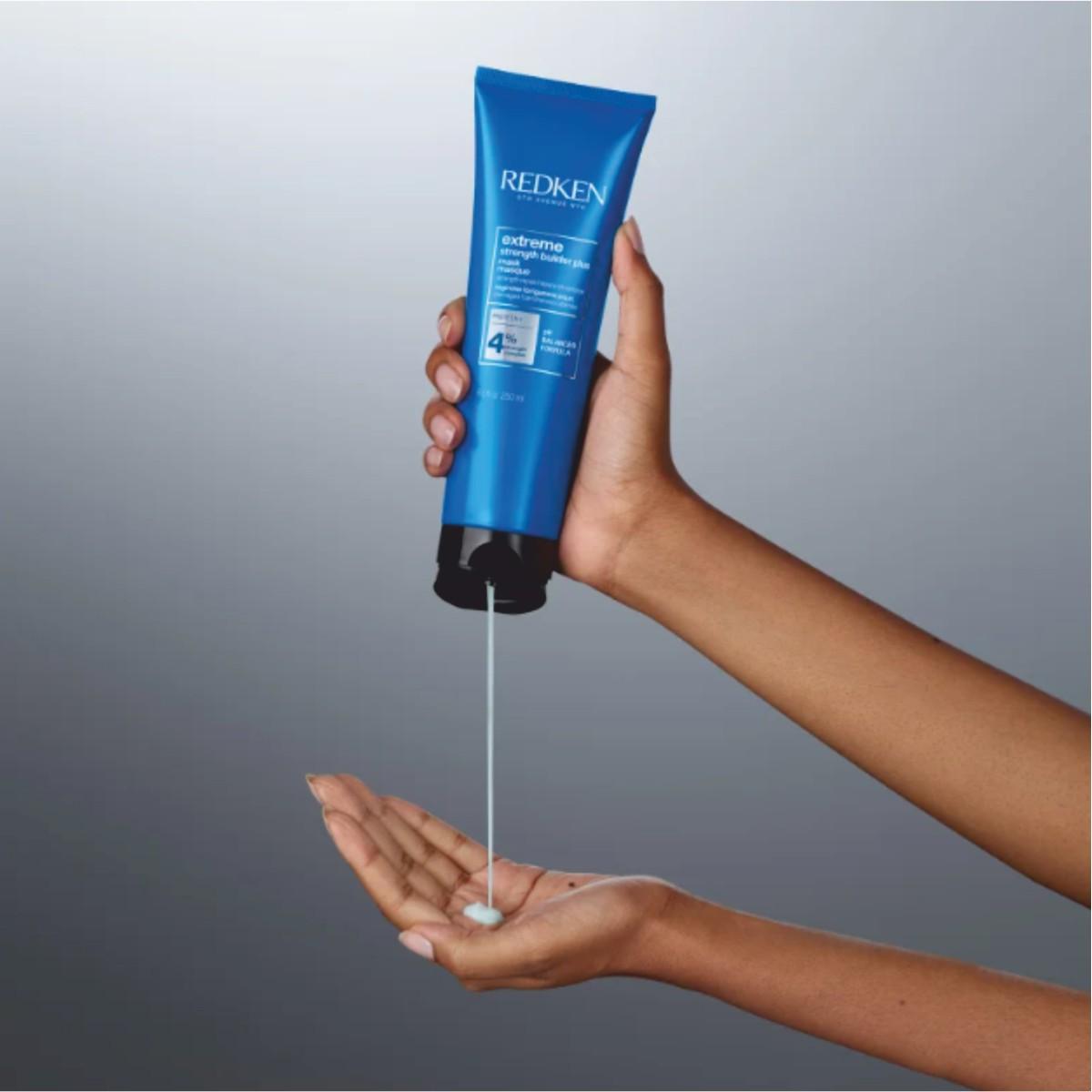 Маска для зміцнення пошкодженого волосся REDKEN Extreme Mask