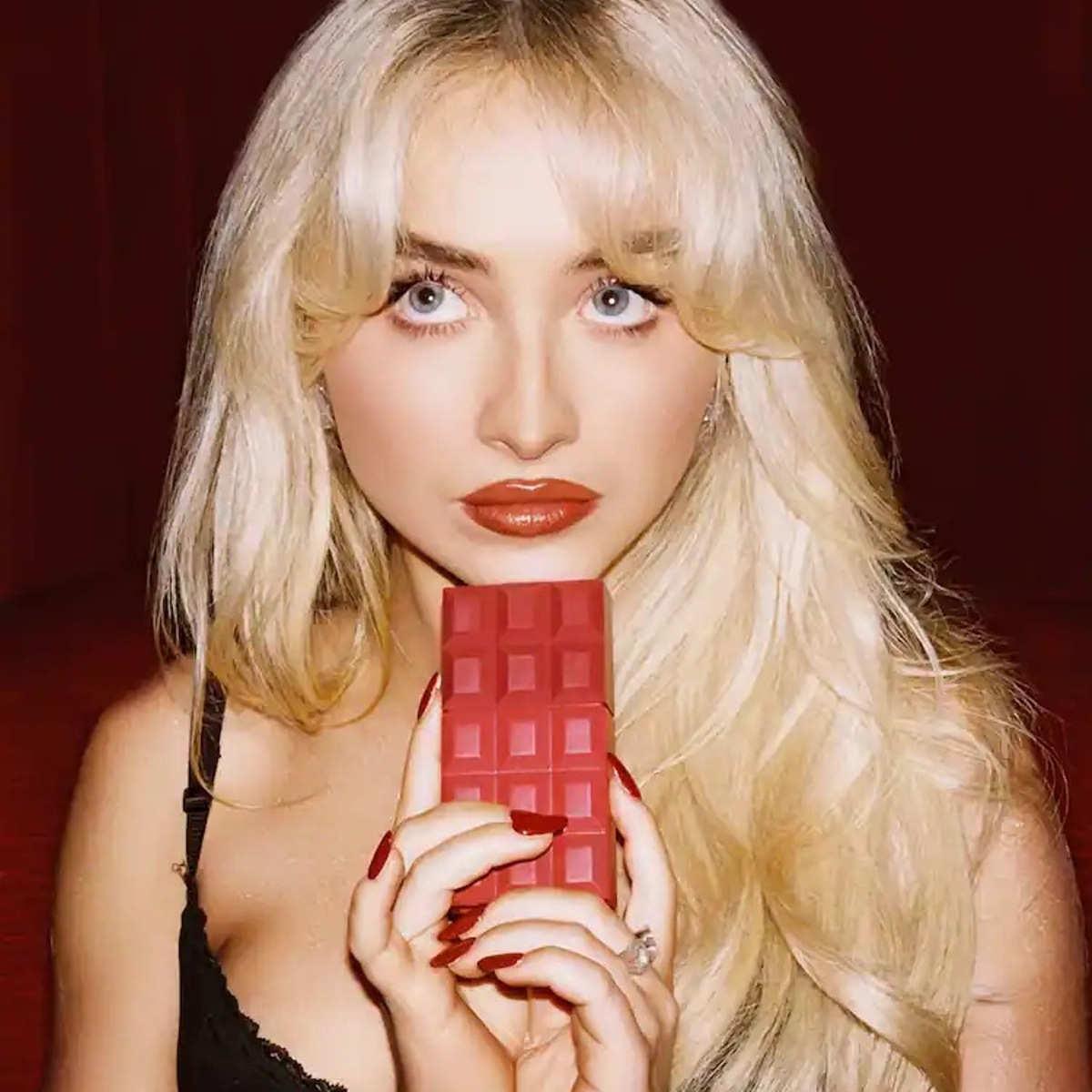 Sabrina Carpenter Cherry Baby Парфумерний набір (парфум. вода 30 мл + парфум. вода 10 мл + лосьйон для тіла 75 мл) Sabrina Carpenter Cherry Baby Парфумерний набір (парфум. вода 30 мл + парфум. вода 10 мл + лосьйон для тіла 75 мл)